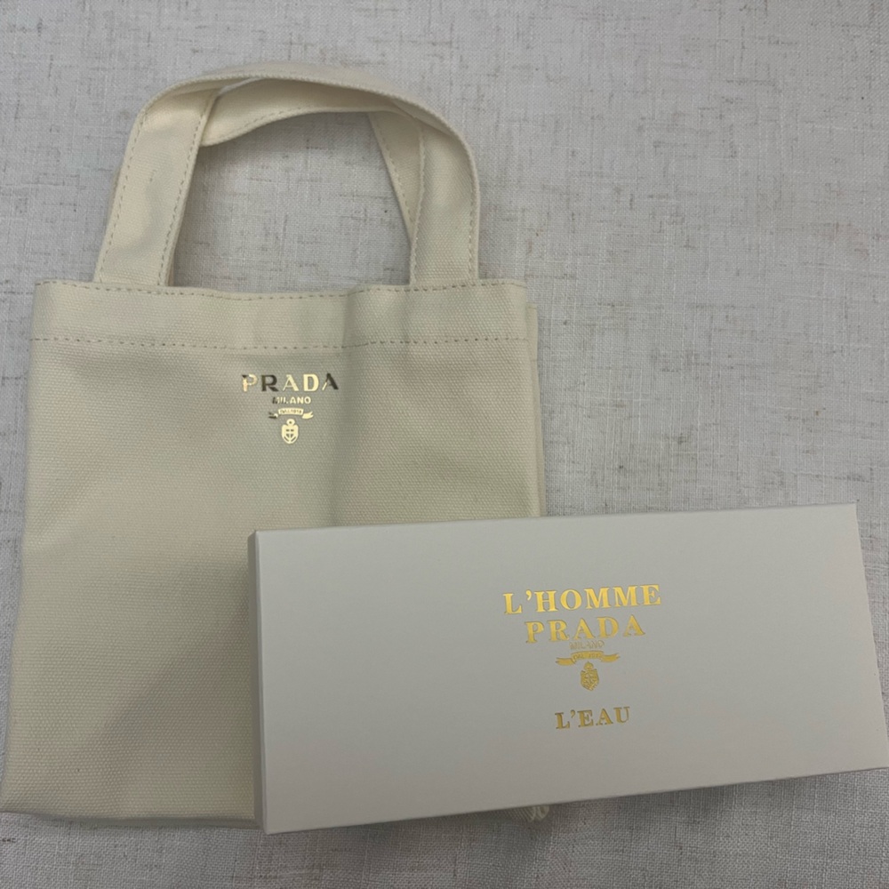 Prada toilet pouch canvas (new!) comes with box
